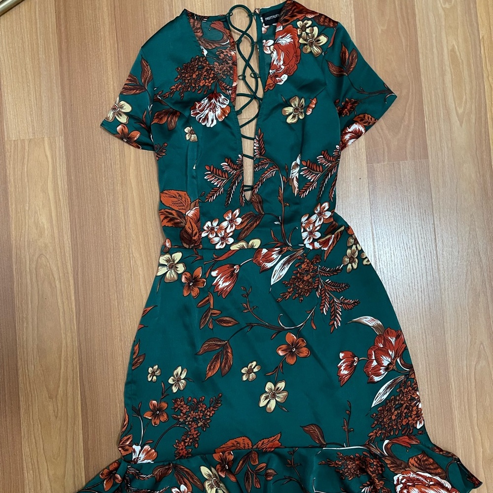 Emerald Green Criss Cross Back Frill Hem Bodycon Dress